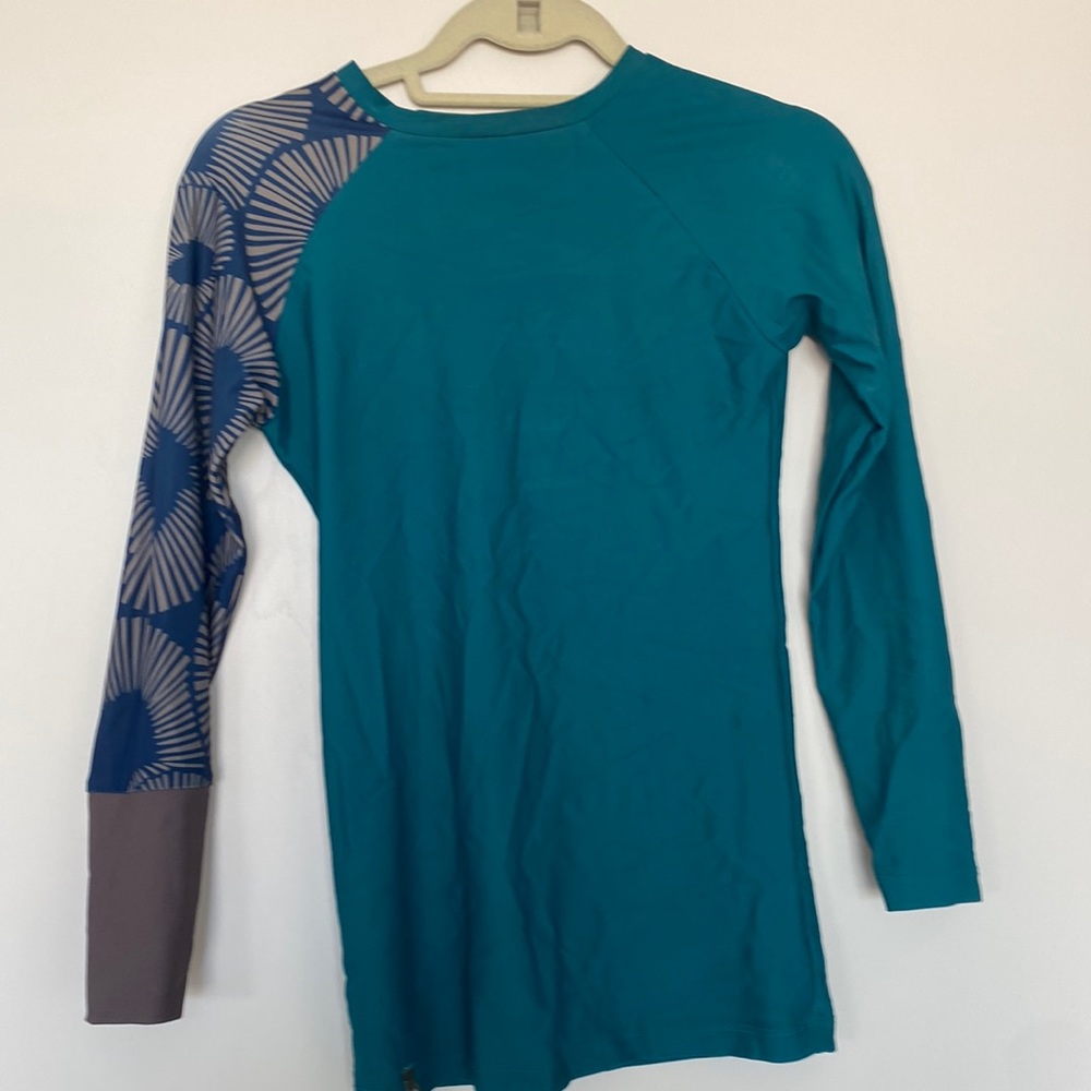 Seea rash guard